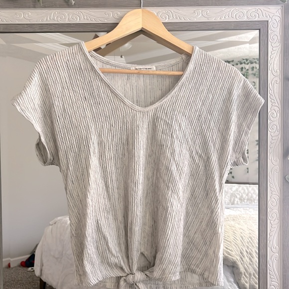 Gray twist top - Picture 4 of 4